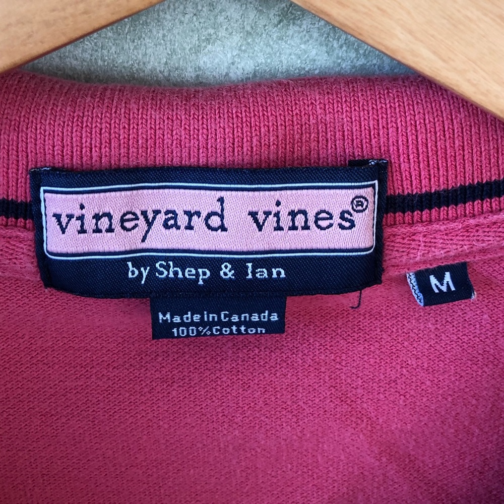 Vineyard Vines men’s polo shirt, size medium - Picture 3 of 3